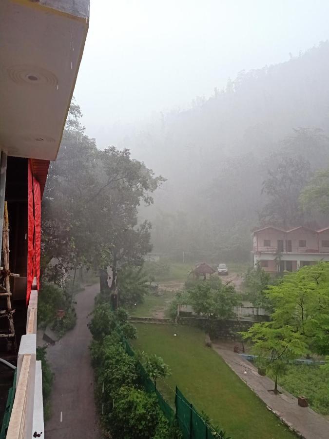 Shivanjal Wellness And Accommodation Rishīkesh Buitenkant foto